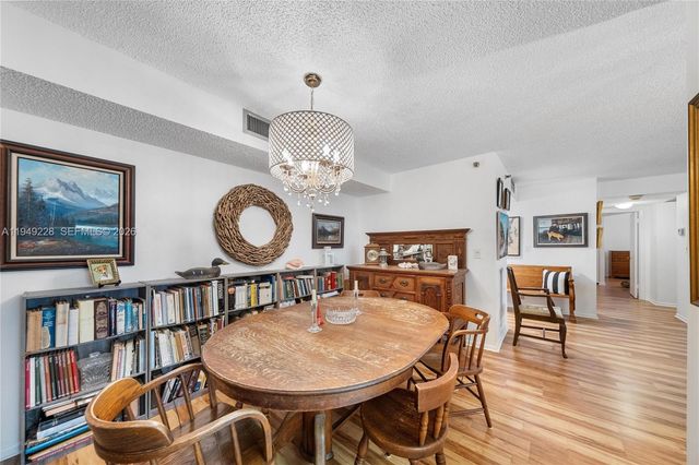 4000 Towerside Ter 301, Miami, FL 33138