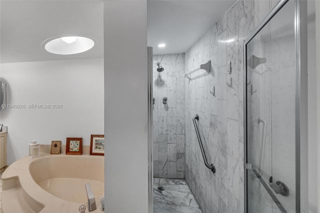 4000 Towerside Ter 301, Miami, FL 33138