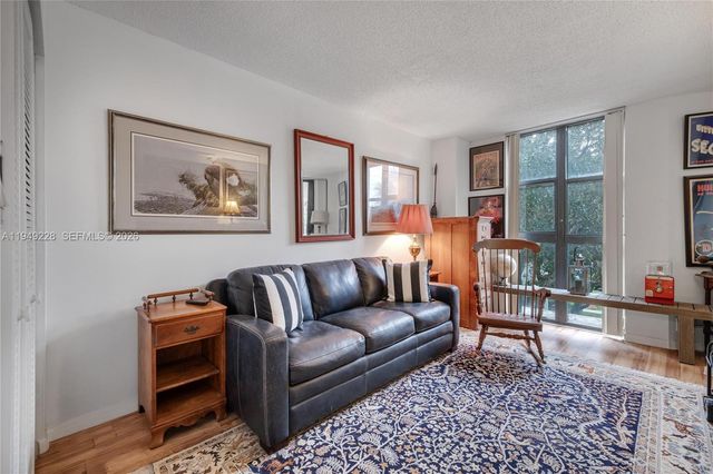 4000 Towerside Ter 301, Miami, FL 33138