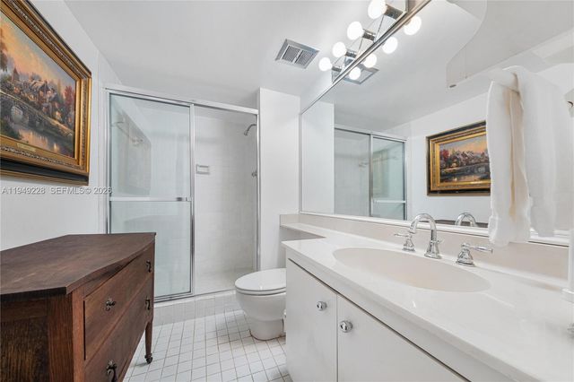 4000 Towerside Ter 301, Miami, FL 33138