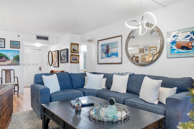 4000 Towerside Ter 301, Miami, FL 33138