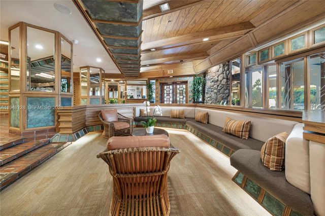 4000 Towerside Ter 301, Miami, FL 33138