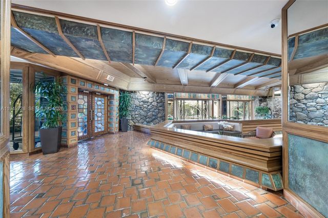 4000 Towerside Ter 301, Miami, FL 33138