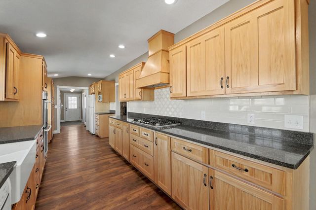 21424 SW County Line Road, Rose Hill, KS 67133