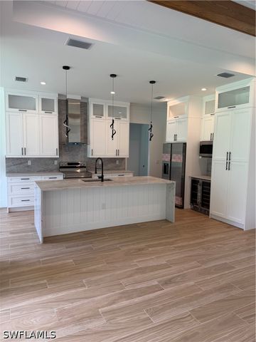2613 43rd AVE NE, Naples, FL 34120