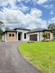2613 43rd AVE NE, Naples, FL 34120