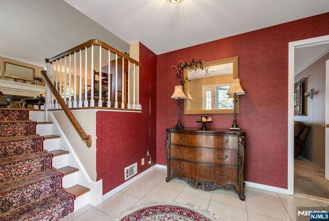485 Eisenhower Court, Wyckoff, NJ 07481