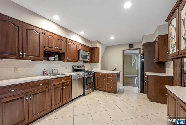 485 Eisenhower Court, Wyckoff, NJ 07481