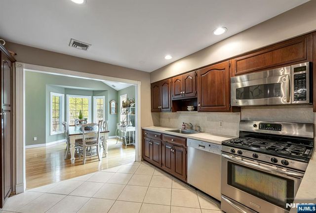 485 Eisenhower Court, Wyckoff, NJ 07481