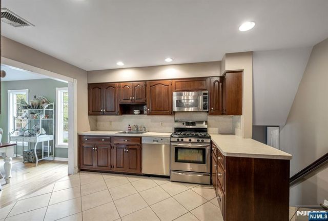 485 Eisenhower Court, Wyckoff, NJ 07481