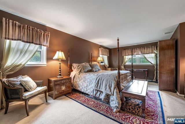 485 Eisenhower Court, Wyckoff, NJ 07481