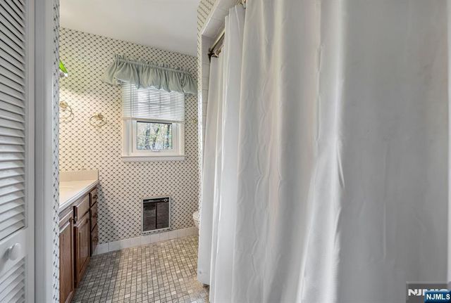 485 Eisenhower Court, Wyckoff, NJ 07481