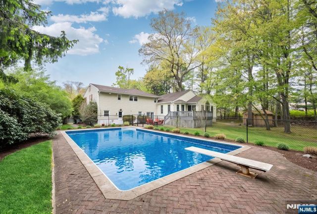485 Eisenhower Court, Wyckoff, NJ 07481