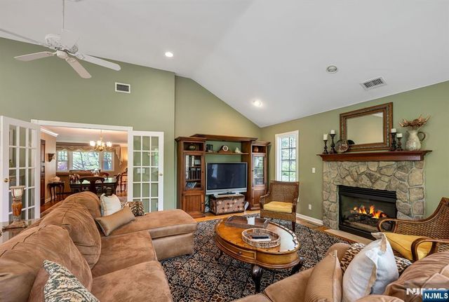 485 Eisenhower Court, Wyckoff, NJ 07481