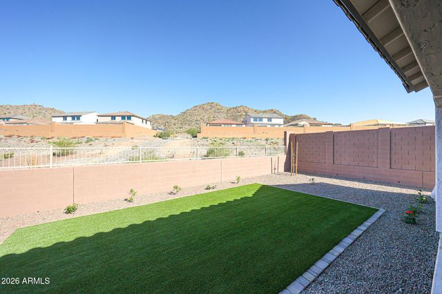 7004 W HEDGE HOG Place, Peoria, AZ 85383
