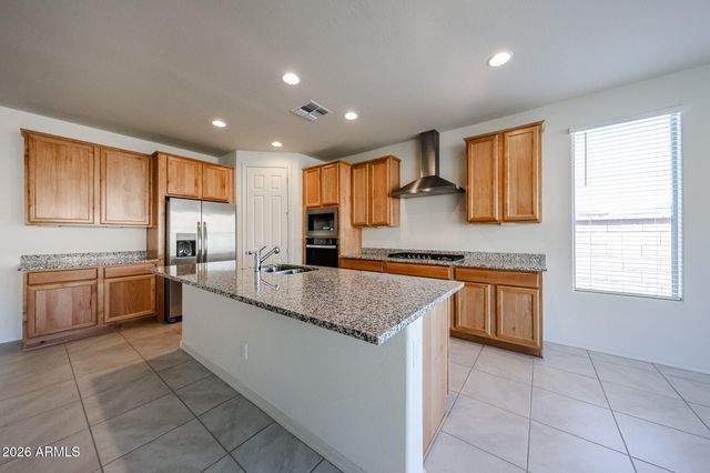 7004 W HEDGE HOG Place, Peoria, AZ 85383
