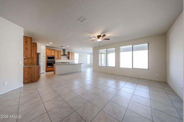 7004 W HEDGE HOG Place, Peoria, AZ 85383