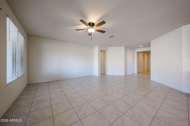 7004 W HEDGE HOG Place, Peoria, AZ 85383