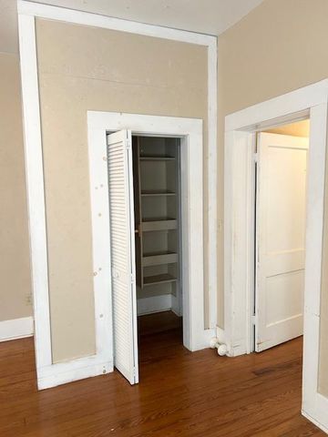 413 Fowzer ST, Taylor, TX 76574