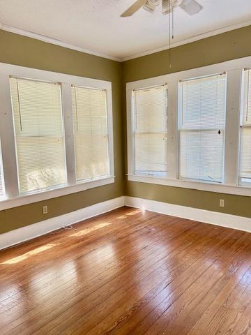 413 Fowzer ST, Taylor, TX 76574