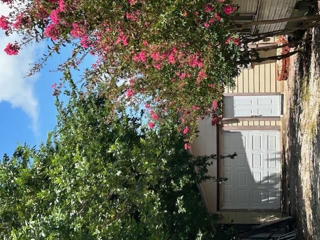 413 Fowzer ST, Taylor, TX 76574