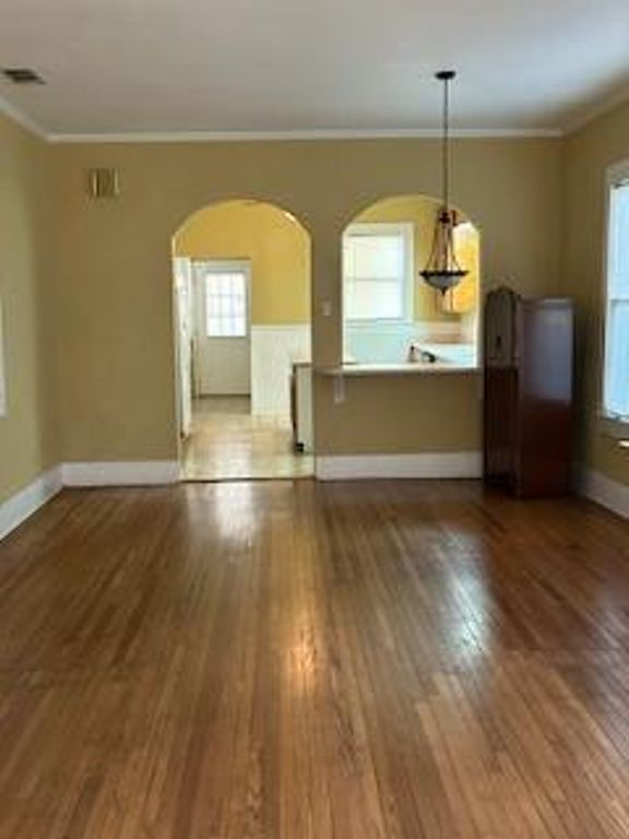 413 Fowzer ST, Taylor, TX 76574