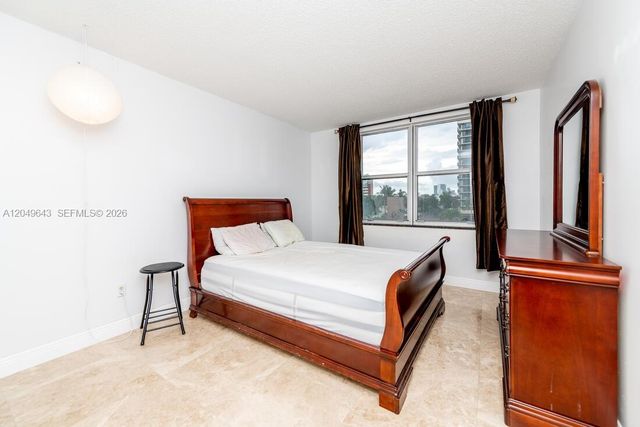 1985 S Ocean Dr 2Q, Hallandale Beach, FL 33009