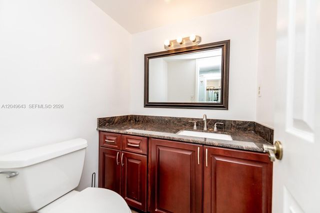 1985 S Ocean Dr 2Q, Hallandale Beach, FL 33009