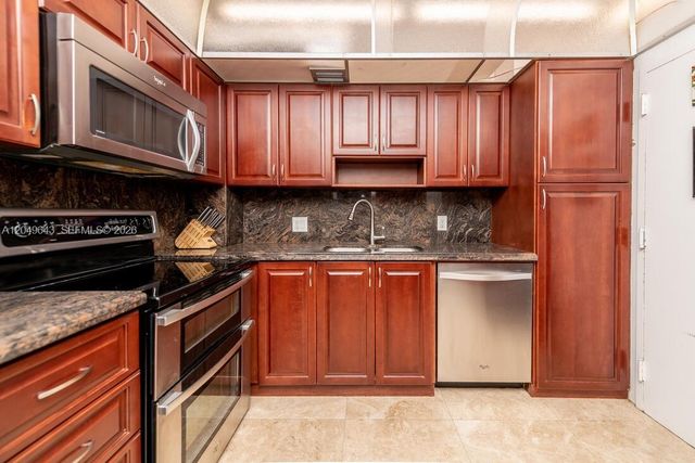 1985 S Ocean Dr 2Q, Hallandale Beach, FL 33009