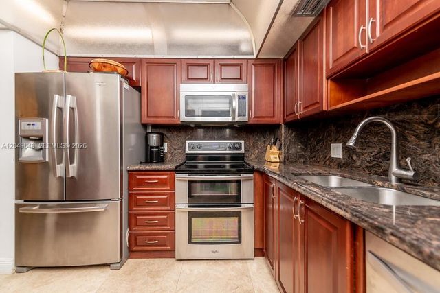 1985 S Ocean Dr 2Q, Hallandale Beach, FL 33009