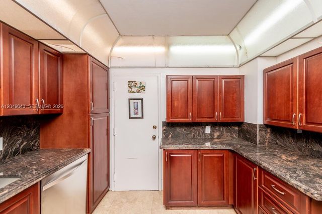 1985 S Ocean Dr 2Q, Hallandale Beach, FL 33009