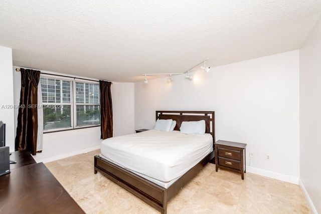 1985 S Ocean Dr 2Q, Hallandale Beach, FL 33009