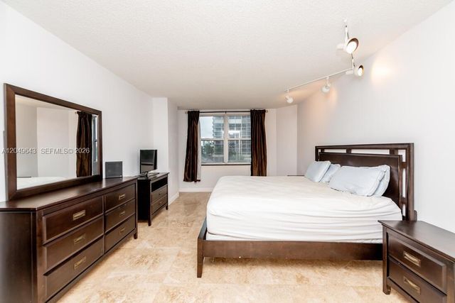 1985 S Ocean Dr 2Q, Hallandale Beach, FL 33009
