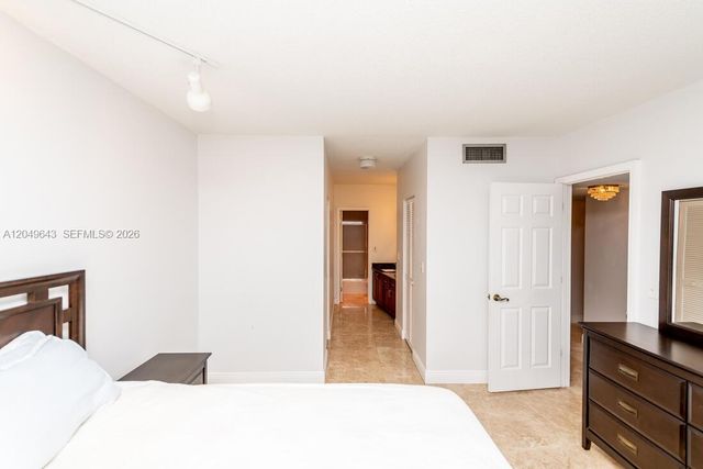 1985 S Ocean Dr 2Q, Hallandale Beach, FL 33009