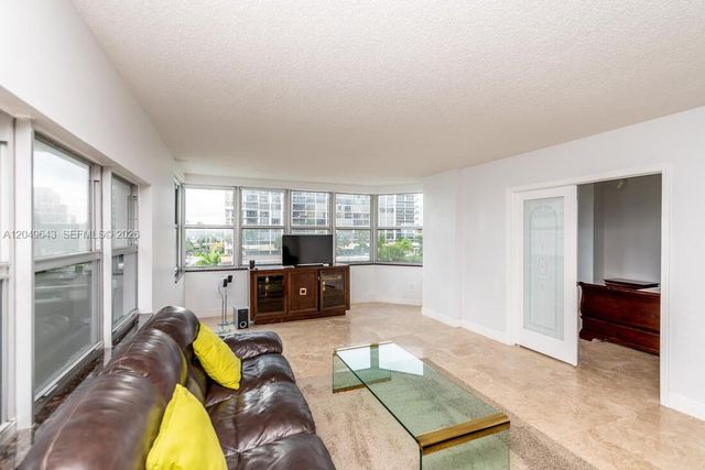 1985 S Ocean Dr 2Q, Hallandale Beach, FL 33009