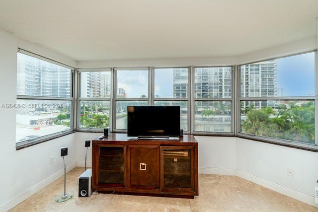 1985 S Ocean Dr 2Q, Hallandale Beach, FL 33009