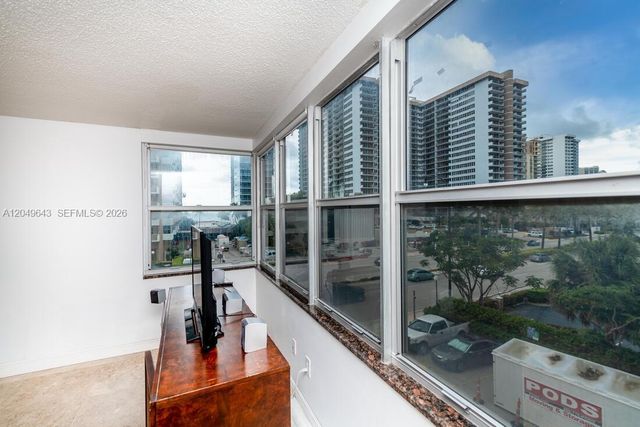 1985 S Ocean Dr 2Q, Hallandale Beach, FL 33009