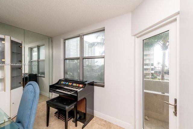 1985 S Ocean Dr 2Q, Hallandale Beach, FL 33009