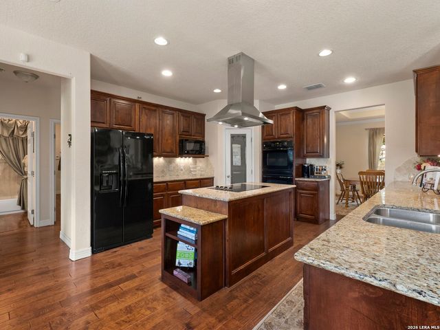 1041 SPANISH TRL, New Braunfels, TX 78132