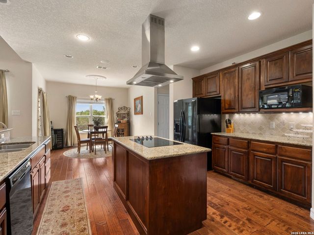 1041 SPANISH TRL, New Braunfels, TX 78132