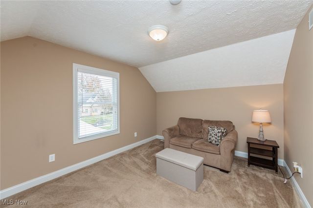 3204 Thorn Tree Drive, North Royalton, OH 44133