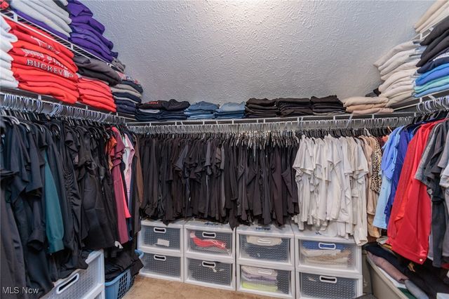 3204 Thorn Tree Drive, North Royalton, OH 44133