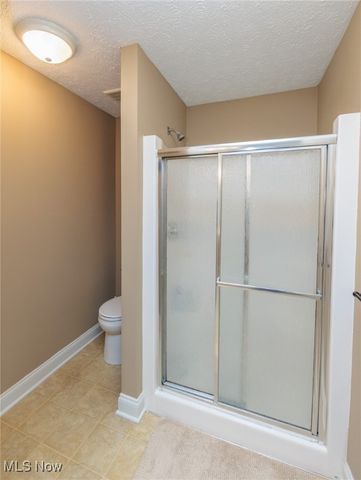 3204 Thorn Tree Drive, North Royalton, OH 44133