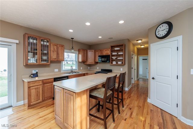 3204 Thorn Tree Drive, North Royalton, OH 44133