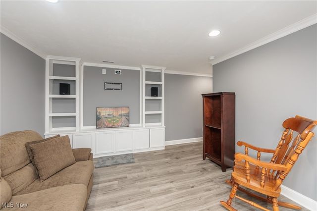 3204 Thorn Tree Drive, North Royalton, OH 44133