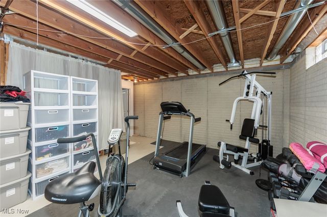 3204 Thorn Tree Drive, North Royalton, OH 44133