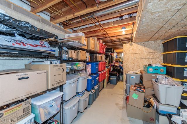 3204 Thorn Tree Drive, North Royalton, OH 44133