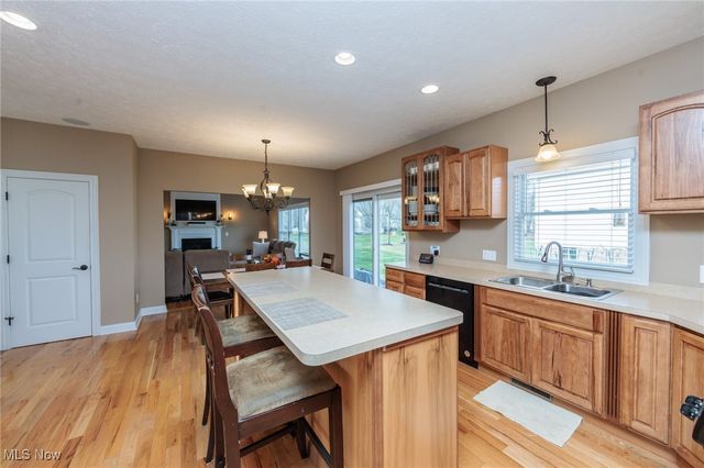 3204 Thorn Tree Drive, North Royalton, OH 44133
