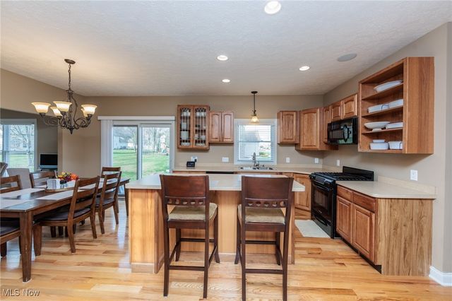 3204 Thorn Tree Drive, North Royalton, OH 44133