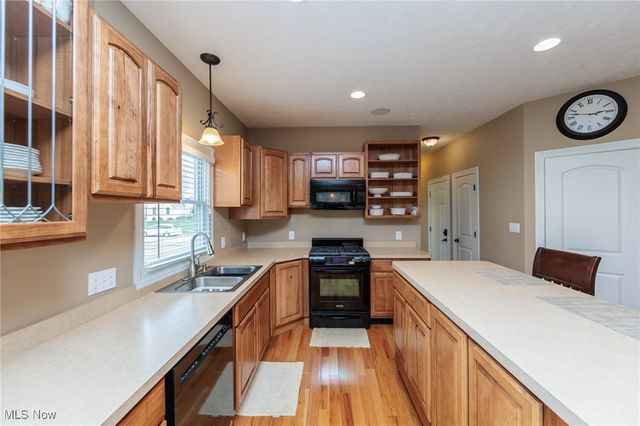3204 Thorn Tree Drive, North Royalton, OH 44133